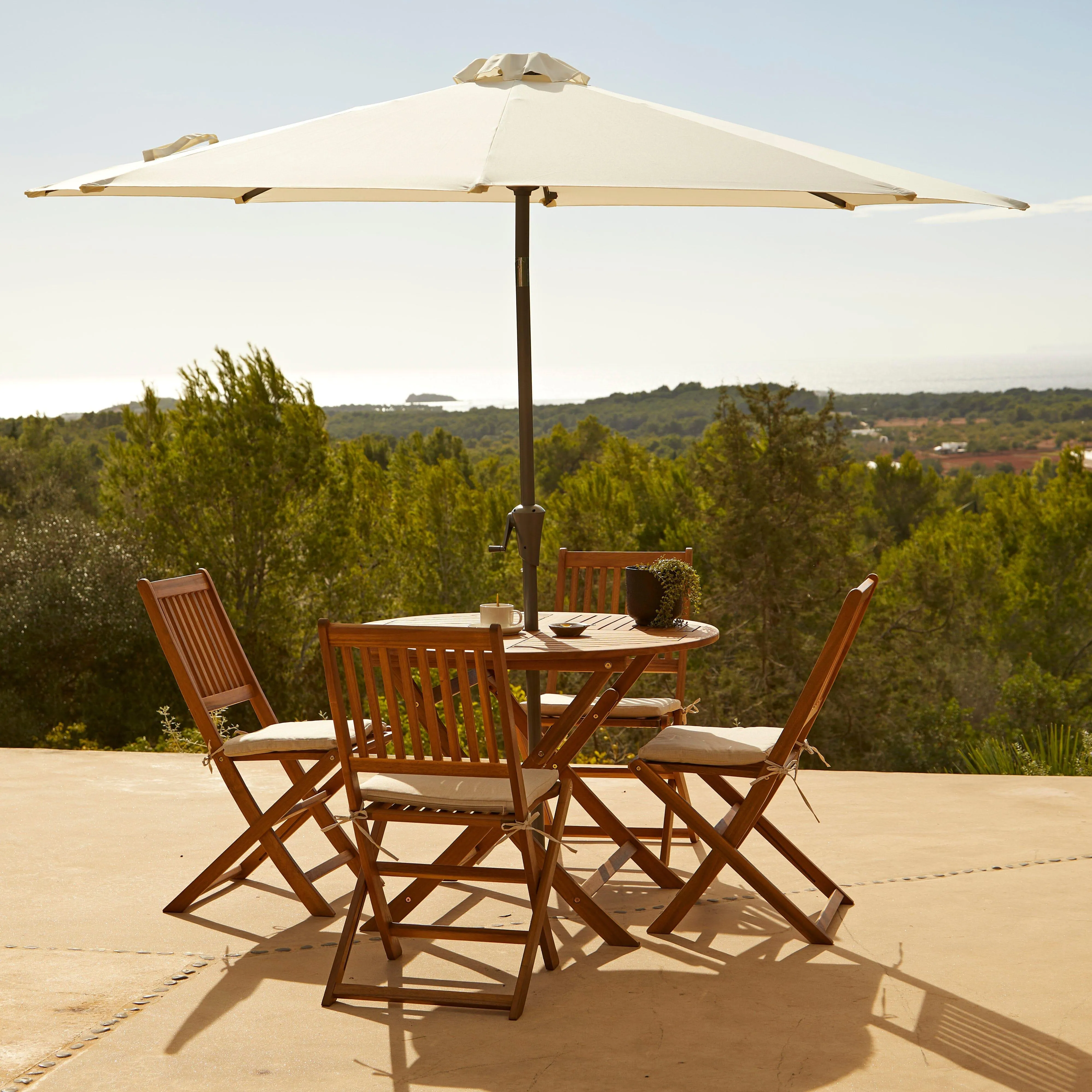 Ashby 4 Seater Round Wooden Garden Armchair Dining Set With Cream Parasol - 100cm