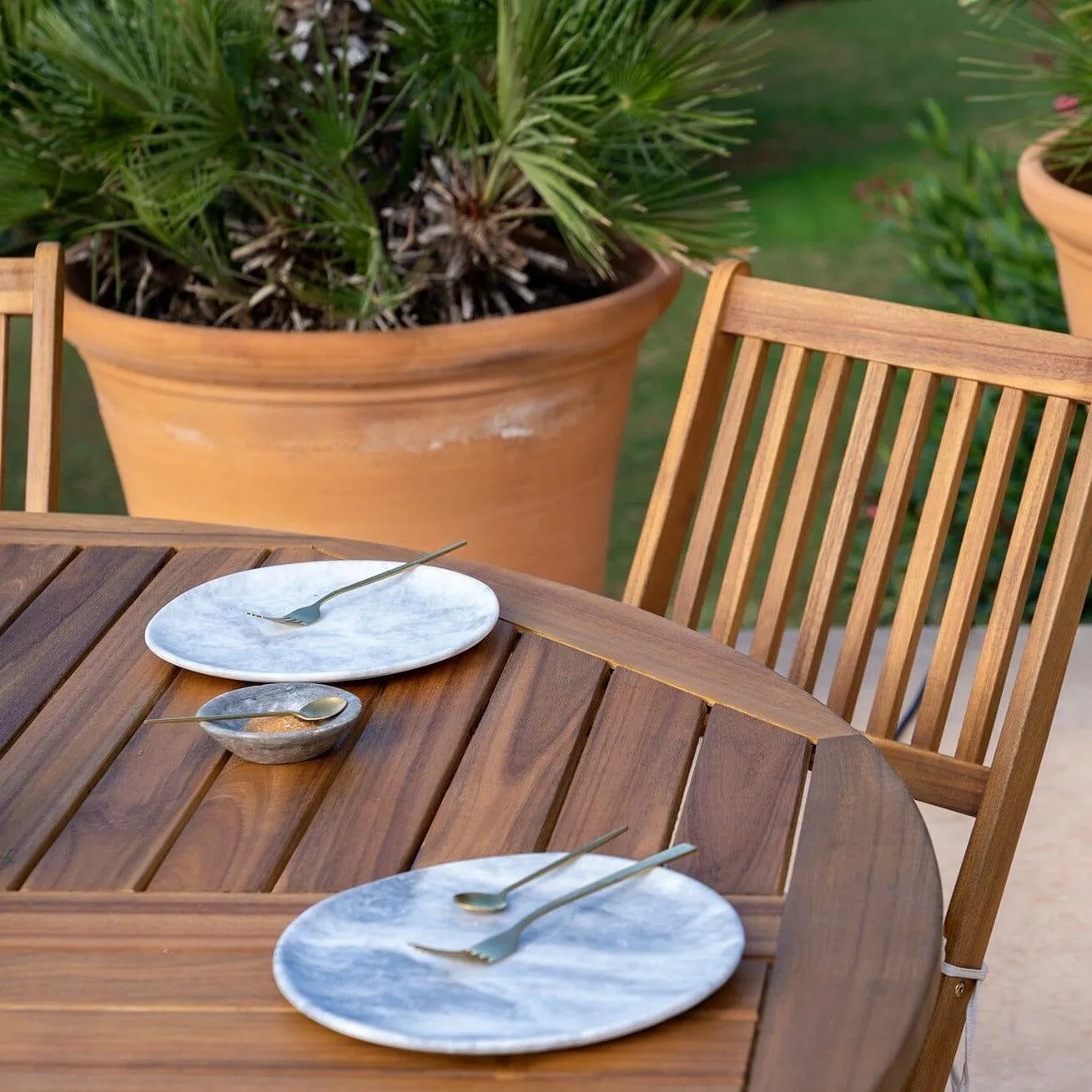 Ashby 6 Seater Round Wooden Garden Dining Set & Cream Parasol - 130cm