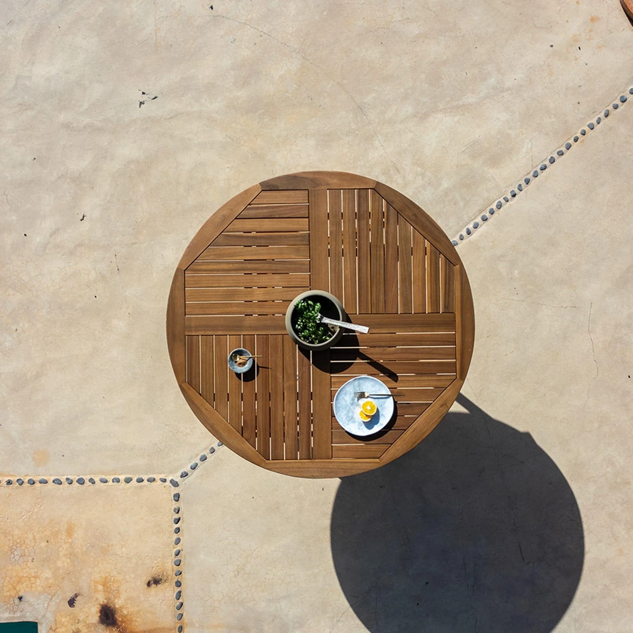 Ashby 8 Seater Wooden Round Garden Dining Set - 160cm
